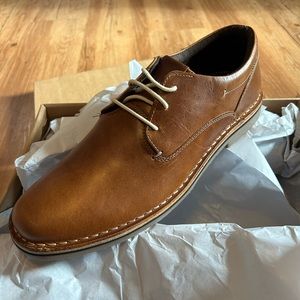 Men’s size 11 dress shoe